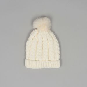 Gorro con pompon peludo off white
