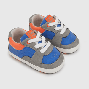 Zapatilla de niño azul