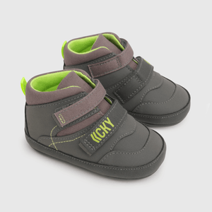 Botin de niño con aplicación de tiburón gris