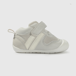 Zapatilla Colección Niña plateado